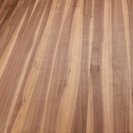 1-Schicht Nussbaum ami. A/B durchgehende Lamellen mit Splint