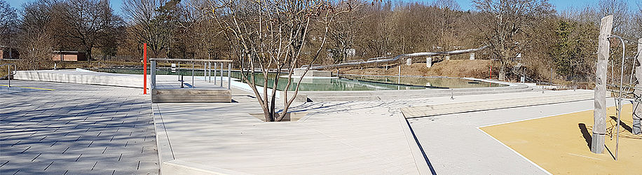 ACCOYA® Liegefläche im Freibad Schachen